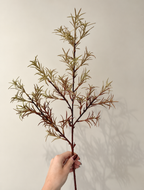 Rosemary Spray | Een frisse groene toevoeging aan ieder zijden boeket.
