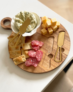 Borrelplank met gouden botermesjes | Voor de gezelligste borrelmomenten