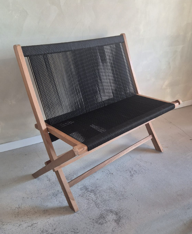 Teak Bankje Inklapbaar – Comfort en karakter in één tijdloos design.