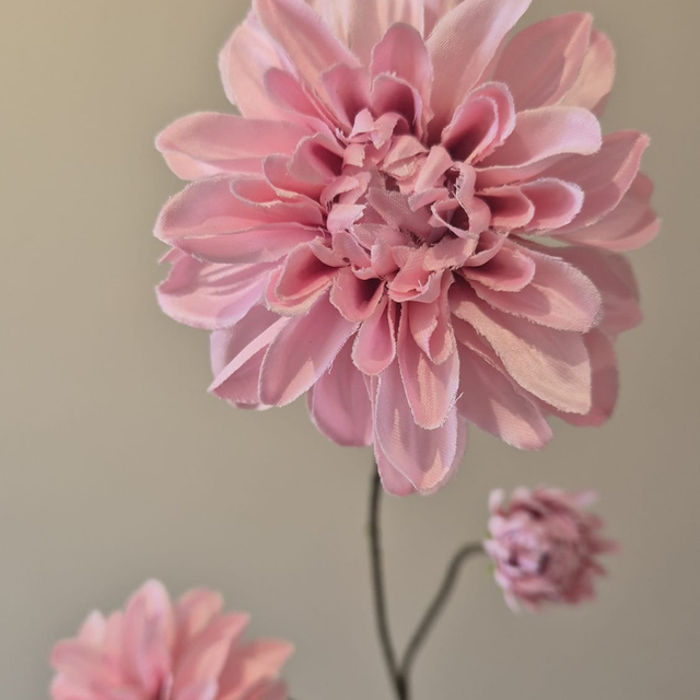 Zijden Dahlia Onesta Lichtroze