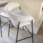 Eetkamerstoel Polyester & Metaal – Comfort met een moderne uitstraling.