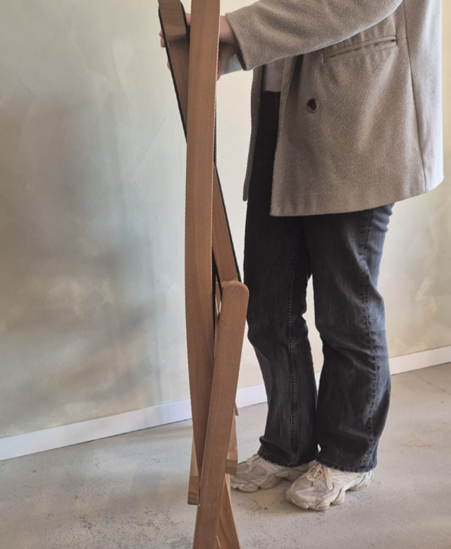 Teak Bankje Inklapbaar – Comfort en karakter in één tijdloos design.
