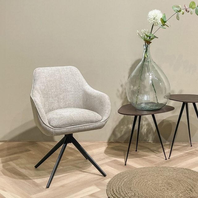 Thomas Draaibare Stoel – Stijlvol comfort voor elk interieur.