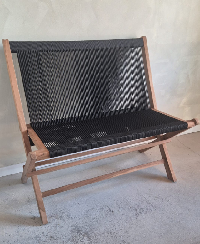 Teak Bankje Inklapbaar – Comfort en karakter in één tijdloos design.