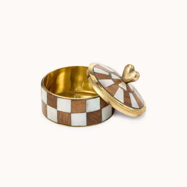 Doing goods circus box woody m
